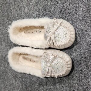 Fuzzy Cream Slippers with Rhinestones